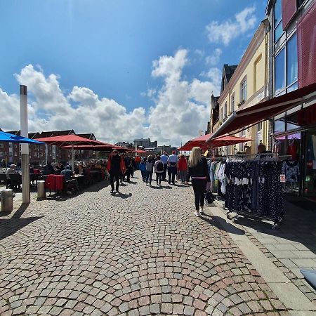 Husum Zentrum Bis 5 Personen Exterior photo